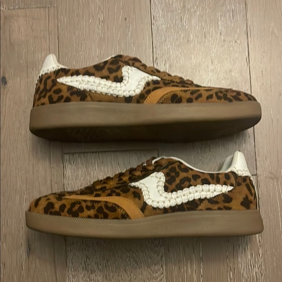 Leopard Print Sneakers with White Details and stitch detail, rubber sole - Picture 7 of 9